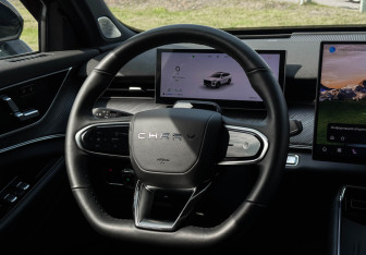 Подержанный автомобиль Chery Tiggo 9 2025 года (14 фото)