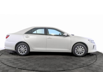 Подержанный автомобиль Toyota Camry Sedan 2015 года (4 фото)
