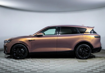 Подержанный автомобиль Voyah Free 2023 года (8 фото)