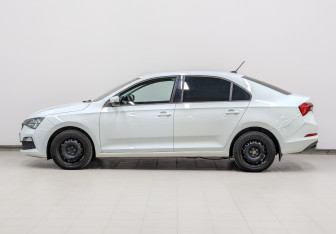 Подержанный автомобиль Skoda Rapid Liftback 2020 года (8 фото)