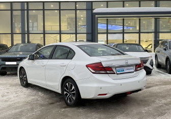 Подержанный автомобиль Honda Civic Sedan 2013 года (6 фото)
