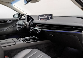 Подержанный автомобиль Genesis G80 2021 года (13 фото)