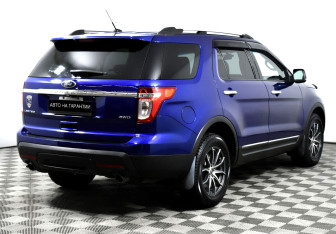 Подержанный автомобиль Ford Explorer 2015 года (4 фото)