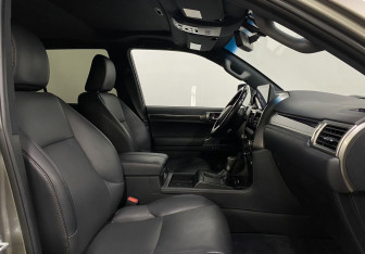 Подержанный автомобиль Lexus GX 2021 года (24 фото)