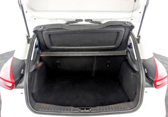 Подержанный автомобиль Ford Focus Hatchback 2019 года (10 фото)