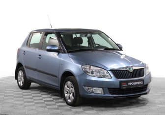 Подержанный автомобиль Skoda Fabia Hatchback 2011 года (3 фото)