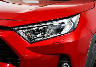 Подержанный автомобиль Toyota RAV4 2021 года (7 фото)