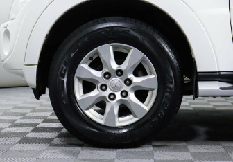 Подержанный автомобиль Mitsubishi Pajero 2013 года (5 фото)