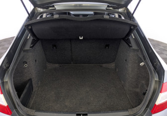 Подержанный автомобиль Skoda Octavia Liftback 2013 года (10 фото)