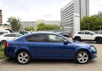 Подержанный автомобиль Skoda Octavia Liftback 2020 года (3 фото)