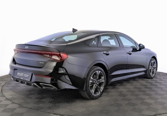 Подержанный автомобиль Kia K5 2021 года (5 фото)