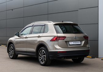 Подержанный автомобиль Volkswagen Tiguan 2018 года (7 фото)