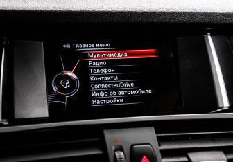 Подержанный автомобиль BMW X4 2017 года (18 фото)