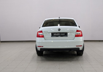 Подержанный автомобиль Skoda Octavia Liftback 2019 года (25 фото)