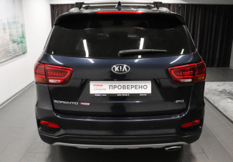 Подержанный автомобиль Kia Sorento 2018 года (5 фото)