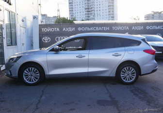 Подержанный автомобиль Ford Focus Wagon 2020 года (8 фото)
