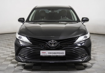 Подержанный автомобиль Toyota Camry Sedan 2019 года (2 фото)