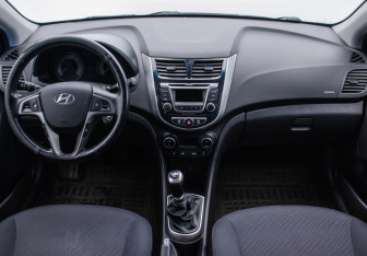 Подержанный автомобиль Hyundai Solaris Sedan 2015 года (13 фото)