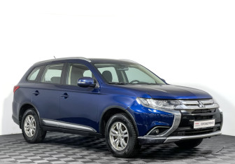 Подержанный автомобиль Mitsubishi Outlander 2015 года (3 фото)