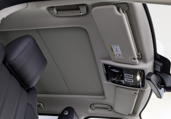Подержанный автомобиль Land Rover Range Rover 2016 года (23 фото)