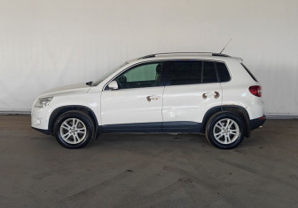 Подержанный автомобиль Volkswagen Tiguan 2009 года (8 фото)