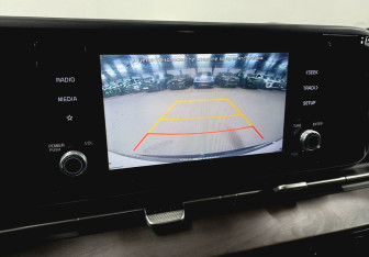 Подержанный автомобиль Kia Carnival 2021 года (16 фото)