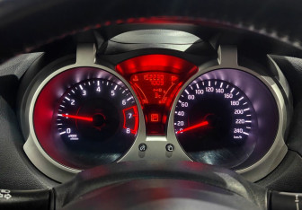 Подержанный автомобиль Nissan Juke 2012 года (12 фото)