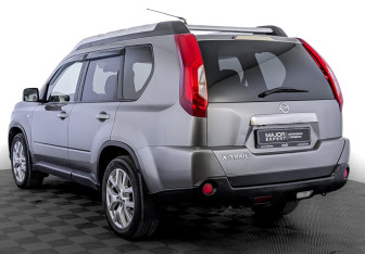 Подержанный автомобиль Nissan X-Trail 2013 года (7 фото)
