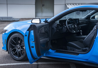 Подержанный автомобиль Ford Mustang Coupe 2023 года (11 фото)