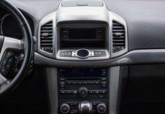 Подержанный автомобиль Chevrolet Captiva 2013 года (14 фото)