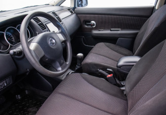 Подержанный автомобиль Nissan Tiida Sedan 2012 года (10 фото)