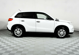 Подержанный автомобиль Suzuki Vitara 2018 года (4 фото)