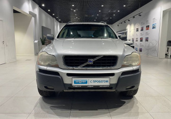 Подержанный автомобиль Volvo XC90 2004 года (2 фото)