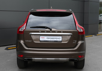 Подержанный автомобиль Volvo XC60 2015 года (6 фото)