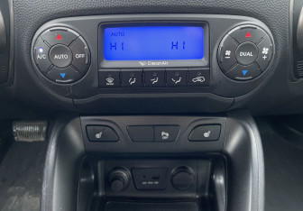 Подержанный автомобиль Hyundai ix35 2014 года (18 фото)