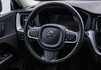Подержанный автомобиль Volvo XC60 2018 года (15 фото)