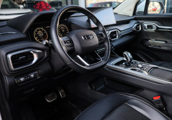 Подержанный автомобиль Geely Okavango 2022 года (15 фото)