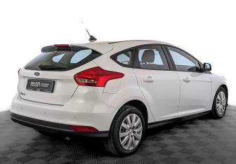Подержанный автомобиль Ford Focus Hatchback 2019 года (5 фото)