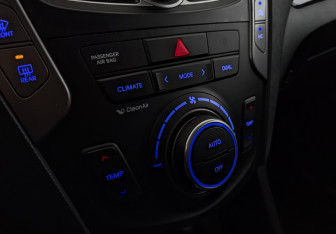 Подержанный автомобиль Hyundai Santa Fe 2012 года (21 фото)