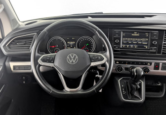 Подержанный автомобиль Volkswagen Multivan 2020 года (22 фото)