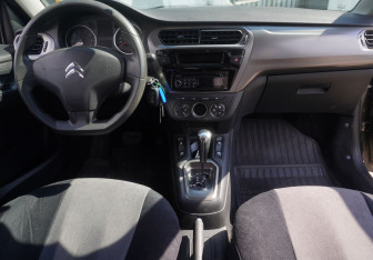 Подержанный автомобиль Citroen C-Elysee 2013 года (12 фото)