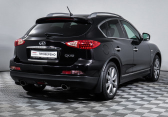 Подержанный автомобиль Infiniti QX50 2013 года (5 фото)