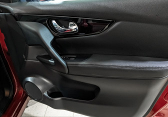 Подержанный автомобиль Nissan Qashqai 2014 года (24 фото)