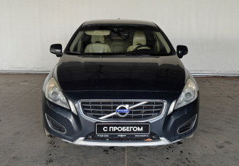 Подержанный автомобиль Volvo S60 2010 года (3 фото)