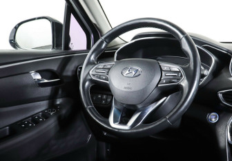 Подержанный автомобиль Hyundai Santa Fe 2018 года (14 фото)
