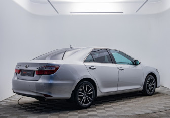 Подержанный автомобиль Toyota Camry Sedan 2018 года (5 фото)