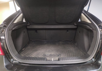 Подержанный автомобиль Chevrolet Cruze Hatchback 2012 года (14 фото)