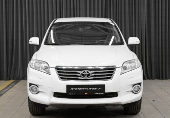 Подержанный автомобиль Toyota RAV4 2012 года (2 фото)