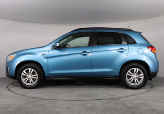 Подержанный автомобиль Mitsubishi ASX 2014 года (8 фото)