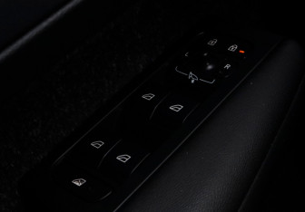 Подержанный автомобиль Volvo XC40 2019 года (16 фото)